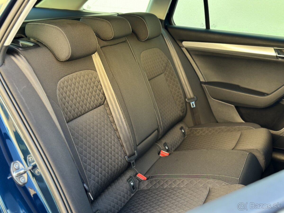 Škoda Superb Combi 2.0TDI DSG Style Virtual Kamera 2022 TOP - 16