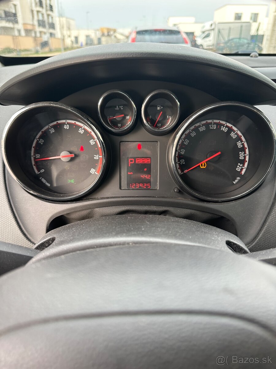 Predám Opel Mervia 1.4 benzín automat - 16