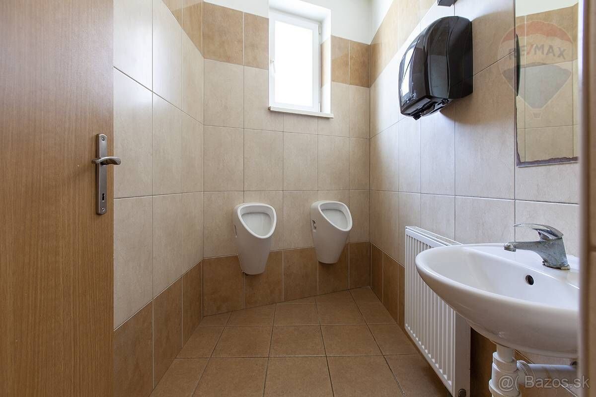 Na predaj kaviareň v centre mesta Malacky - 16