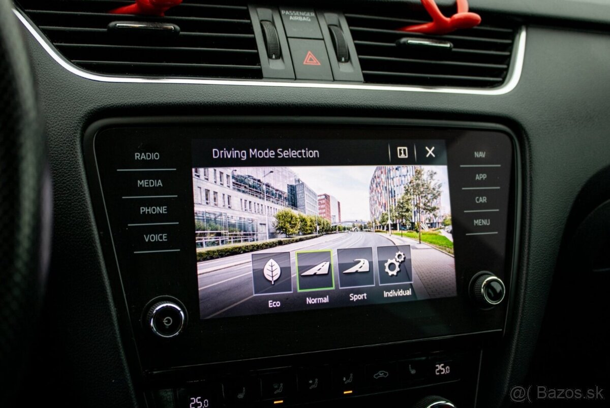 Škoda Octavia Combi 2.0 TDI RS DSG - 16