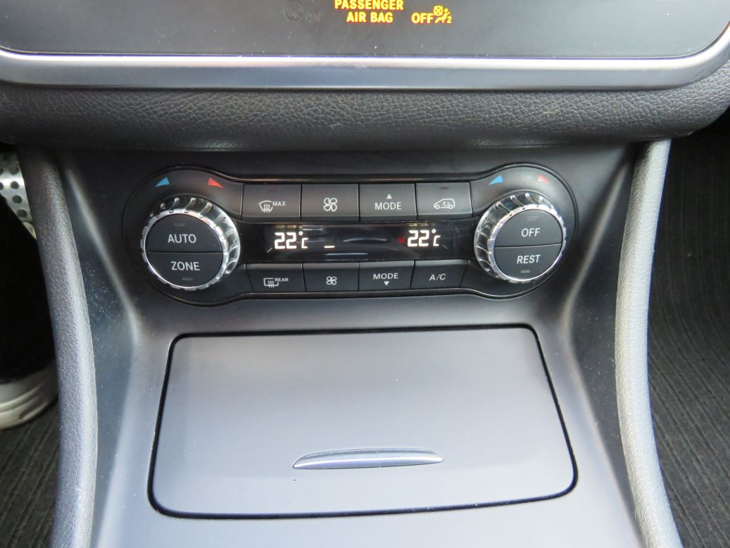 MERCEDES-BENZ GLA 200 d E6 Automat 136 PS - 16