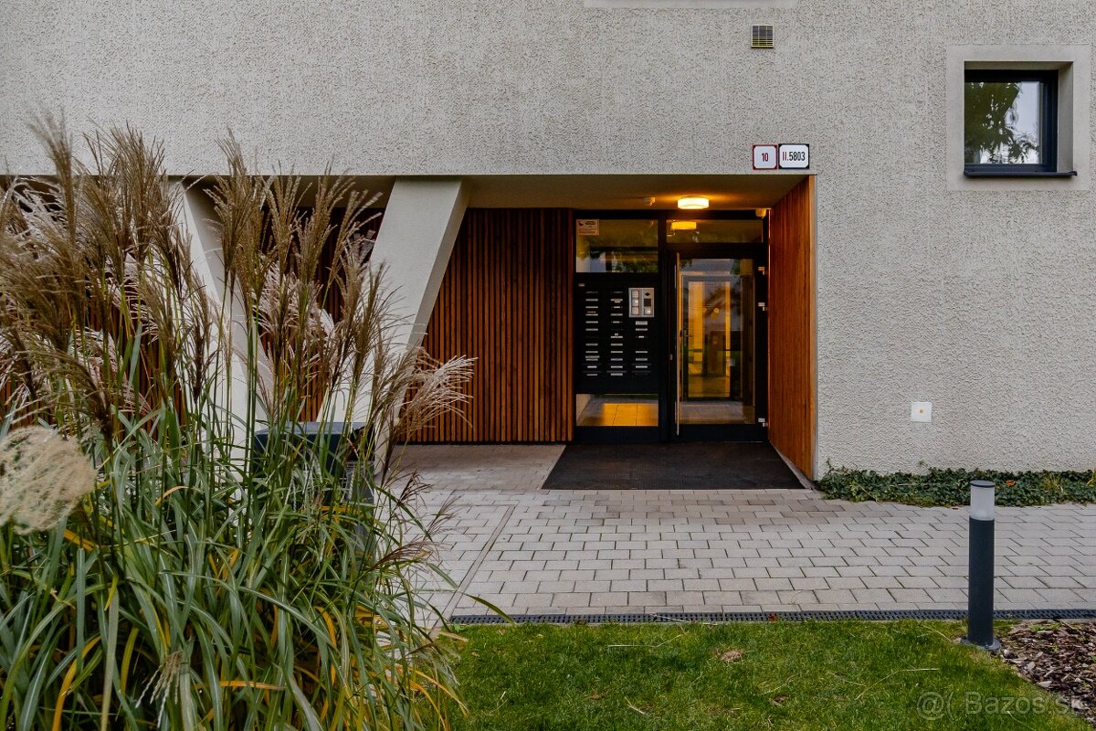 3i byt, ul. Strážovská 10 - NOVÁ TERASA, 79m2, terasa 25m2, - 16