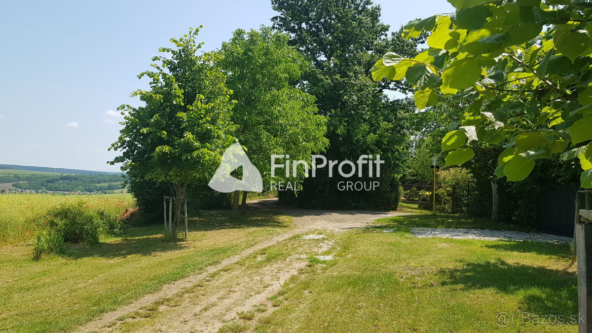 Predám dva vinohradnícke domy s pozemkami medzi vinohradmi p - 16