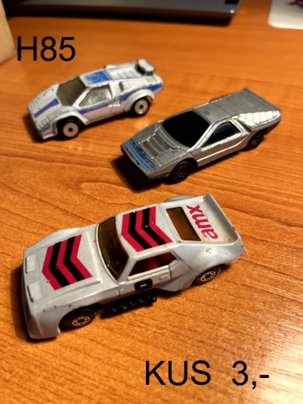 Predam Matchbox a hot wheels - 16