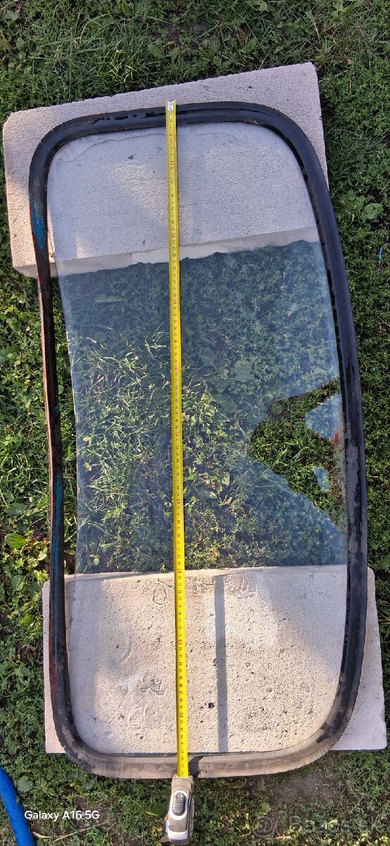 Čelné a bočné skla - 16