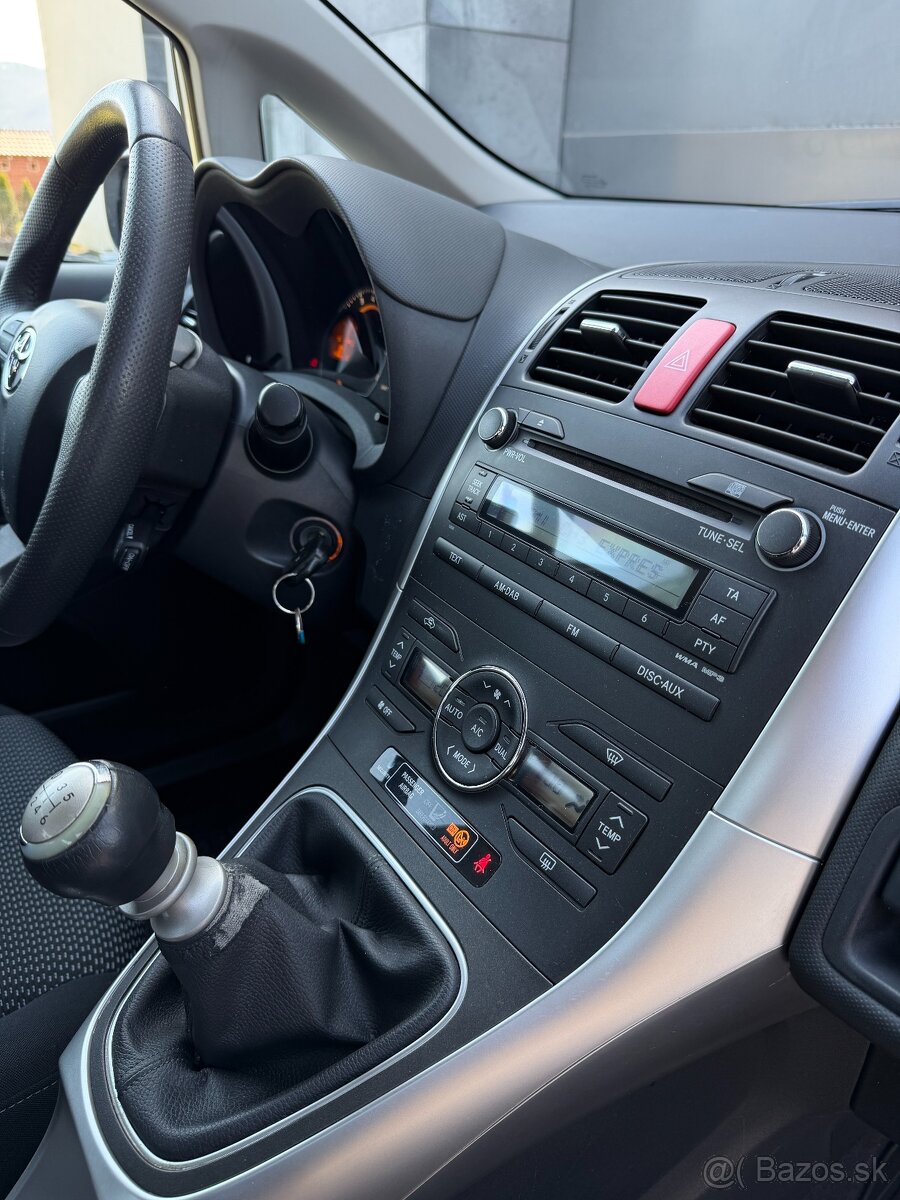 Toyota Auris 1.6 I Valvematic - 16