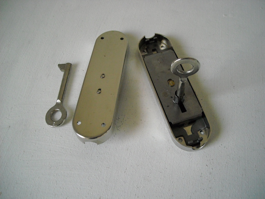 Kovania,úchytky catalin a iné - 16