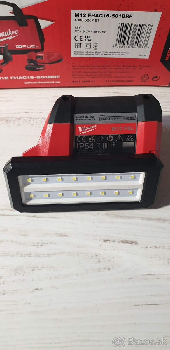 Milwaukee M12 FHAC16 - 16