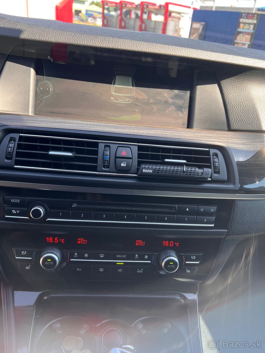 Predám BMW f11 530xd - 16