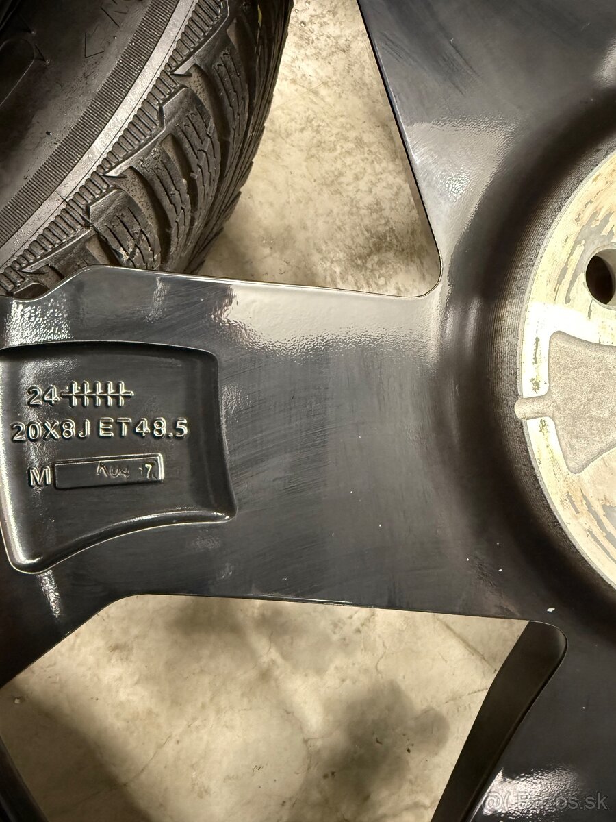 Zimná sada 5x108 R20 , 245/40/20 Volvo EX30 - 16