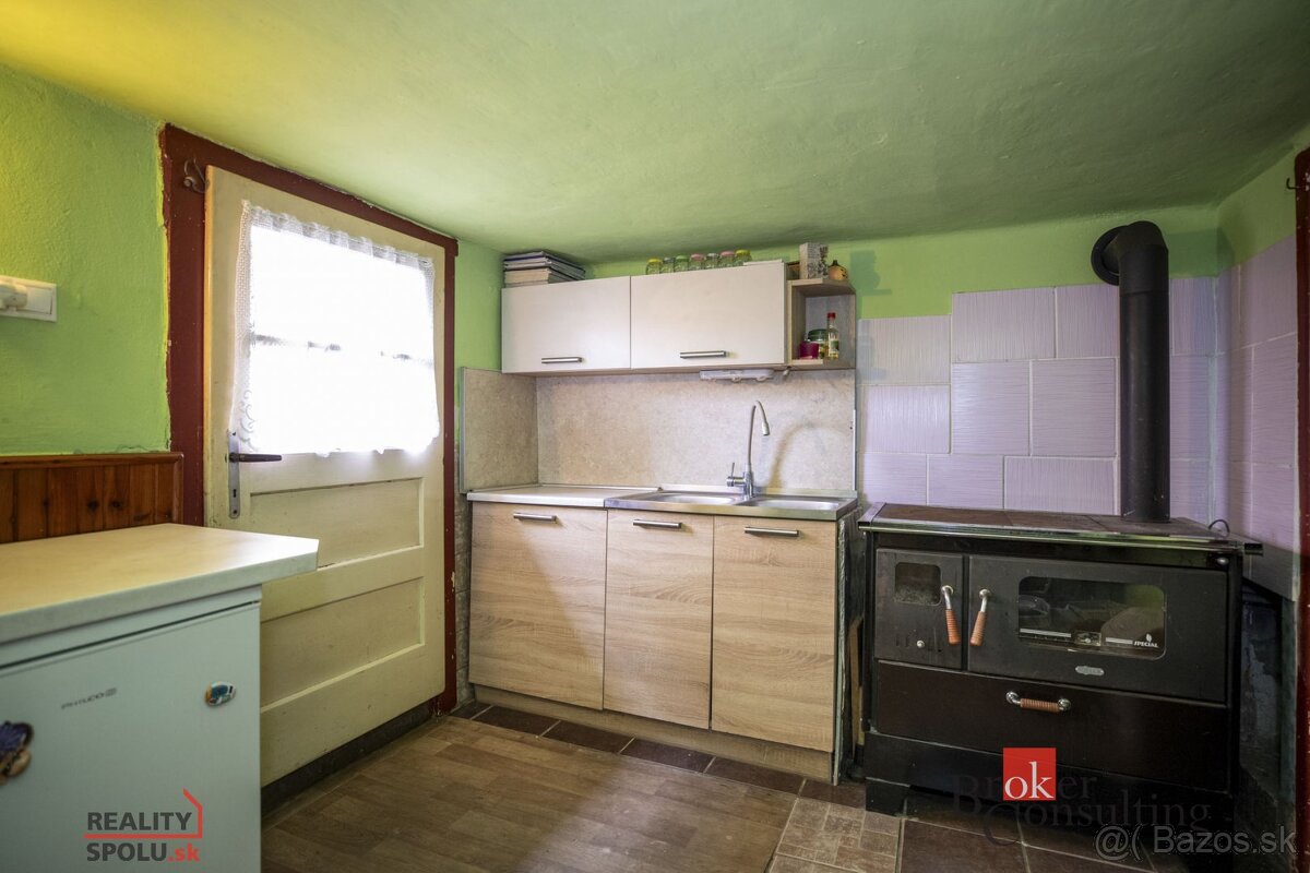 Na predaj kompletne zrekonštruovaný rodinný dom so záhradou - 16