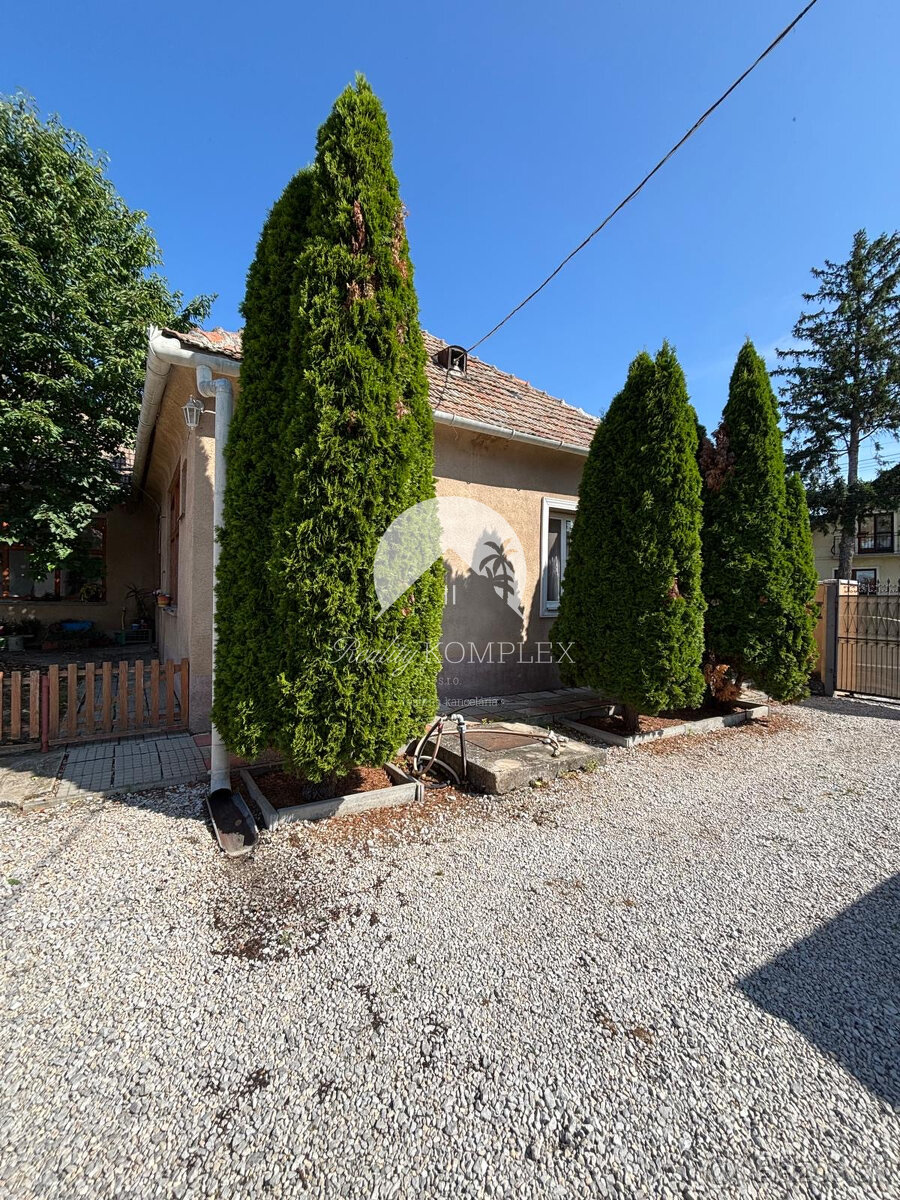 Reality KOMPLEX s.r.o. Vám ponúka na predaj priestranný rodi - 16