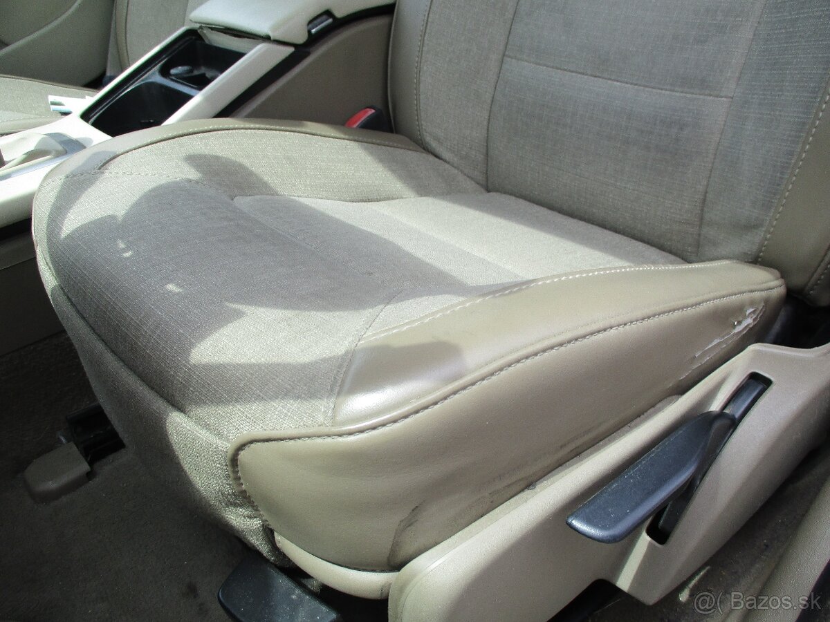 VOLVO XC70 D5 151kw AWD Momentum Kinetic 07/2010 - 16