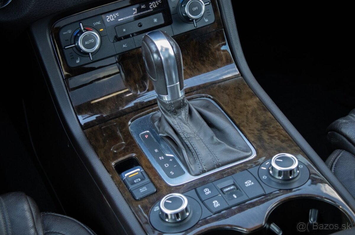 Volkswagen Touareg 3.0 V6 TDI - 16