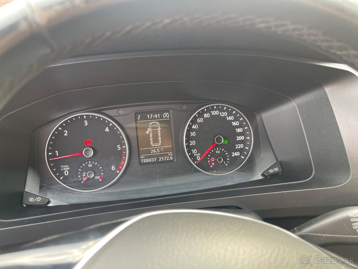 Volkswagen Caravelle T6 - 16