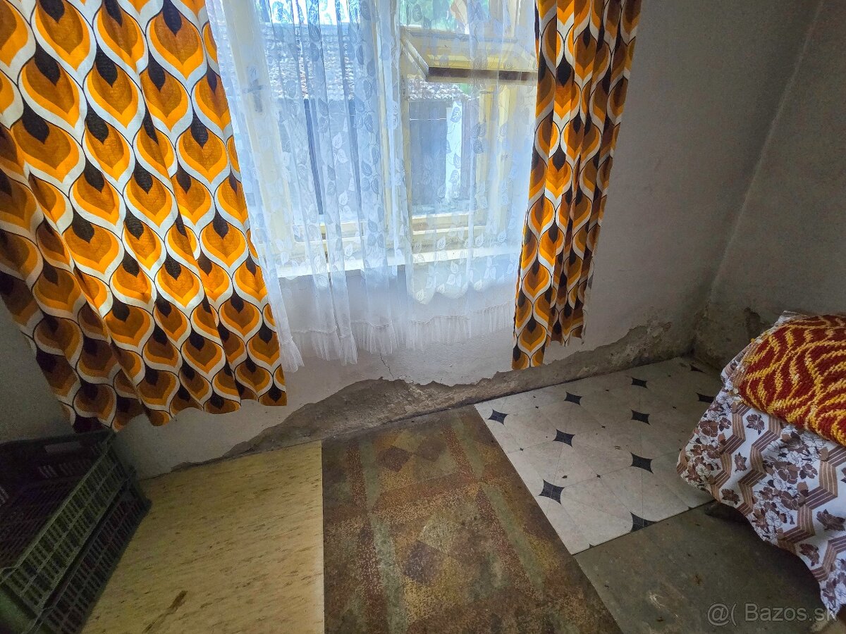 3-izbová chalupa so záhradou a vedľajšou budovou v Hrašnom - 16