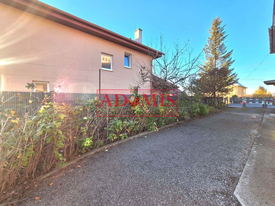 ADOMIS - predáme rodinný dom 2.podlažný 250m2, pozemok 800m2 - 16