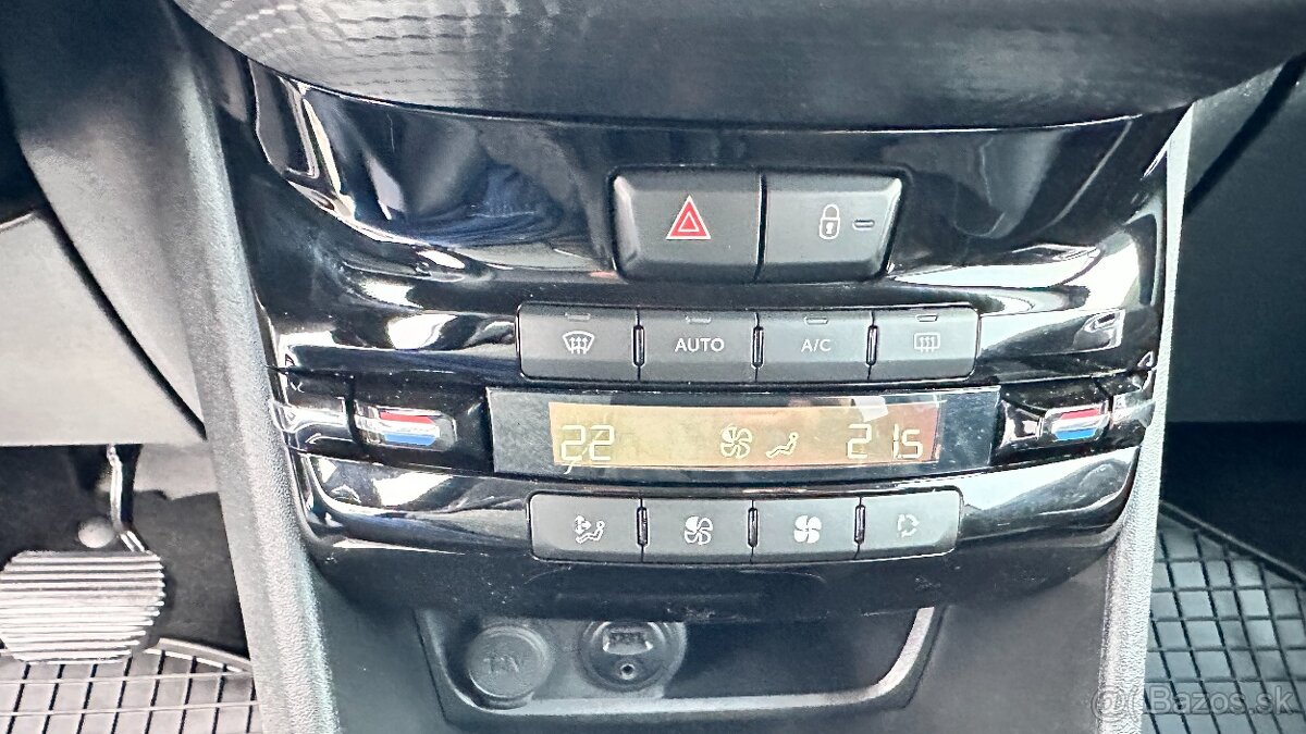 Peugeot 2008 1.2 PureTech Crossway Automat - 16