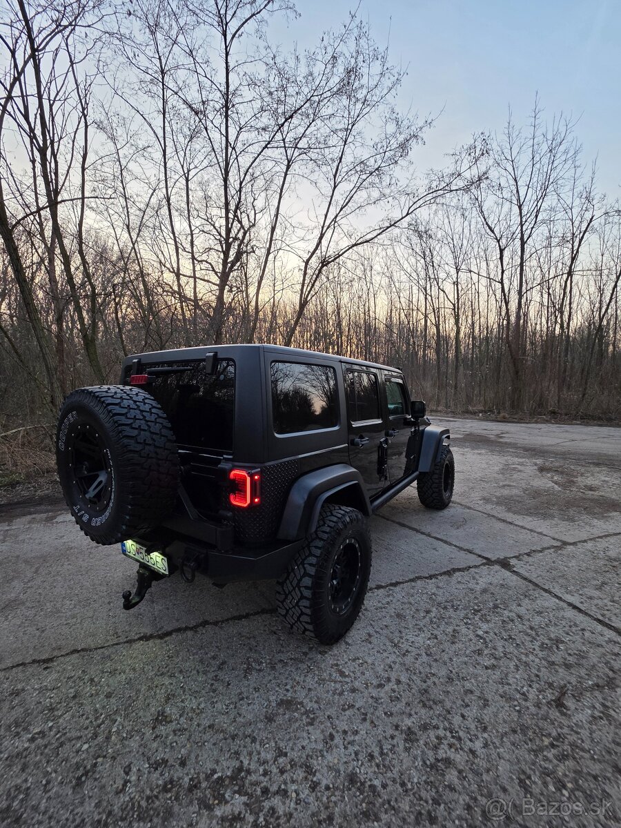 Jeep Wrangler Unlimited JK - 16