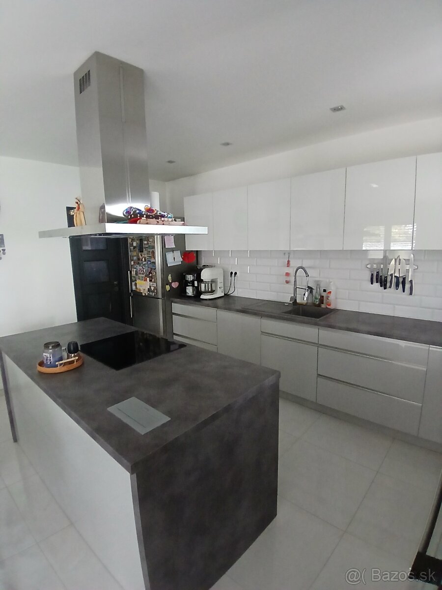 Na predaj moderný rodinný drevodom v tichej lokalite v pútni - 16