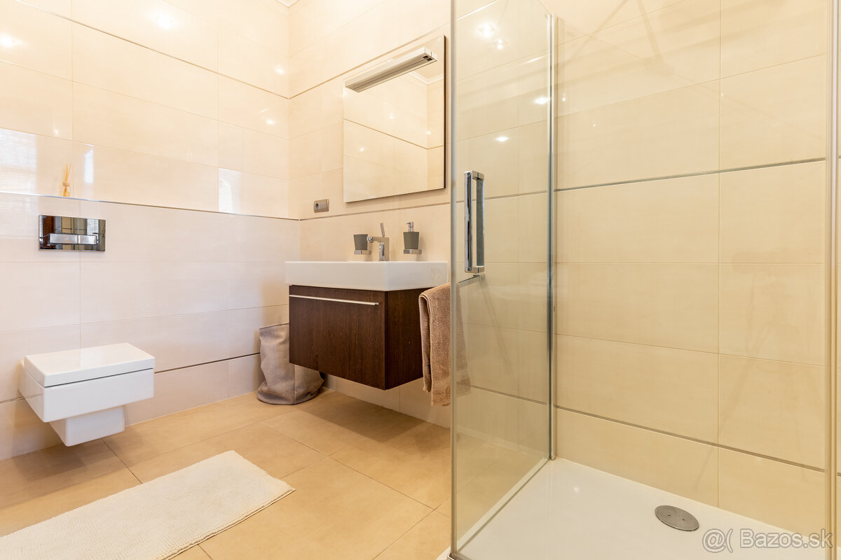 Na prenájom 5 izbový byt - Košice, Slovenského ulica - 16