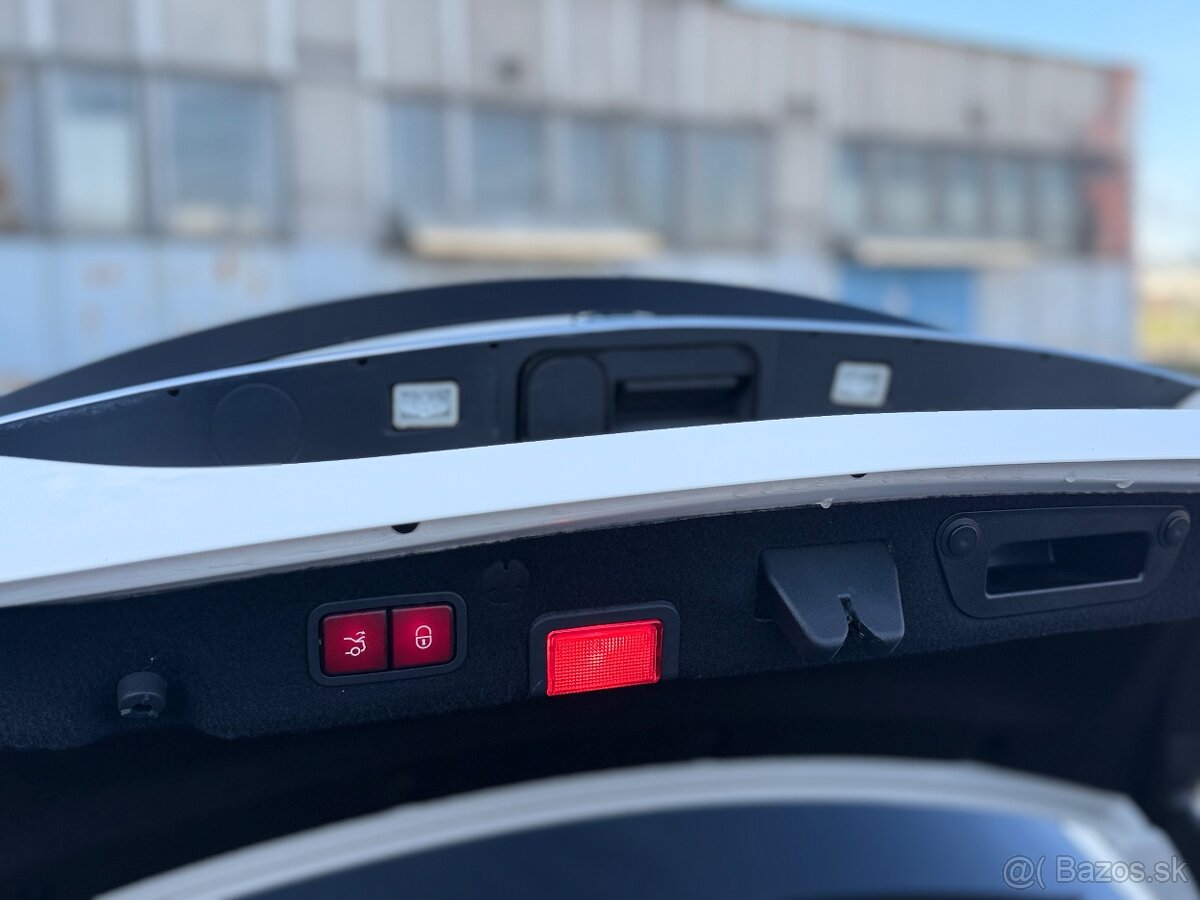 Mercedes benz - AMG C63 - 16