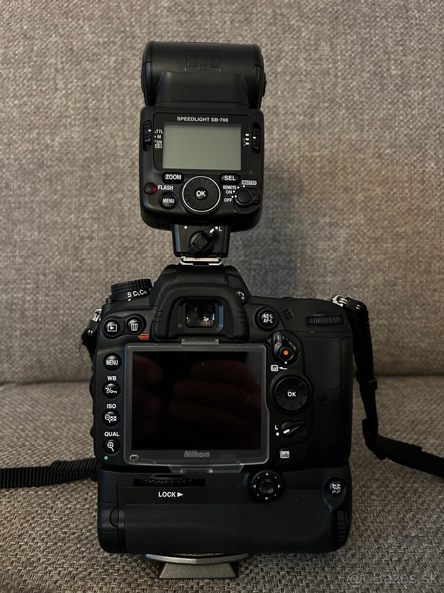 Nikon D7000 s bleskom Nikon SB-700 a príslušenstvom - 16