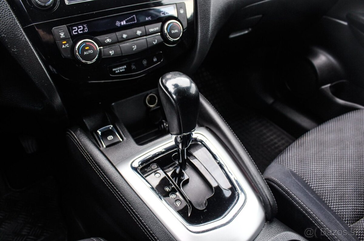 Nissan Qashqai 1.6 dCi Xtronic Tekna - 16