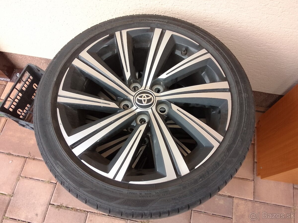 Toyota Corolla sedan, 1,8 hybrid, 09/2022, 46 000 km - 16