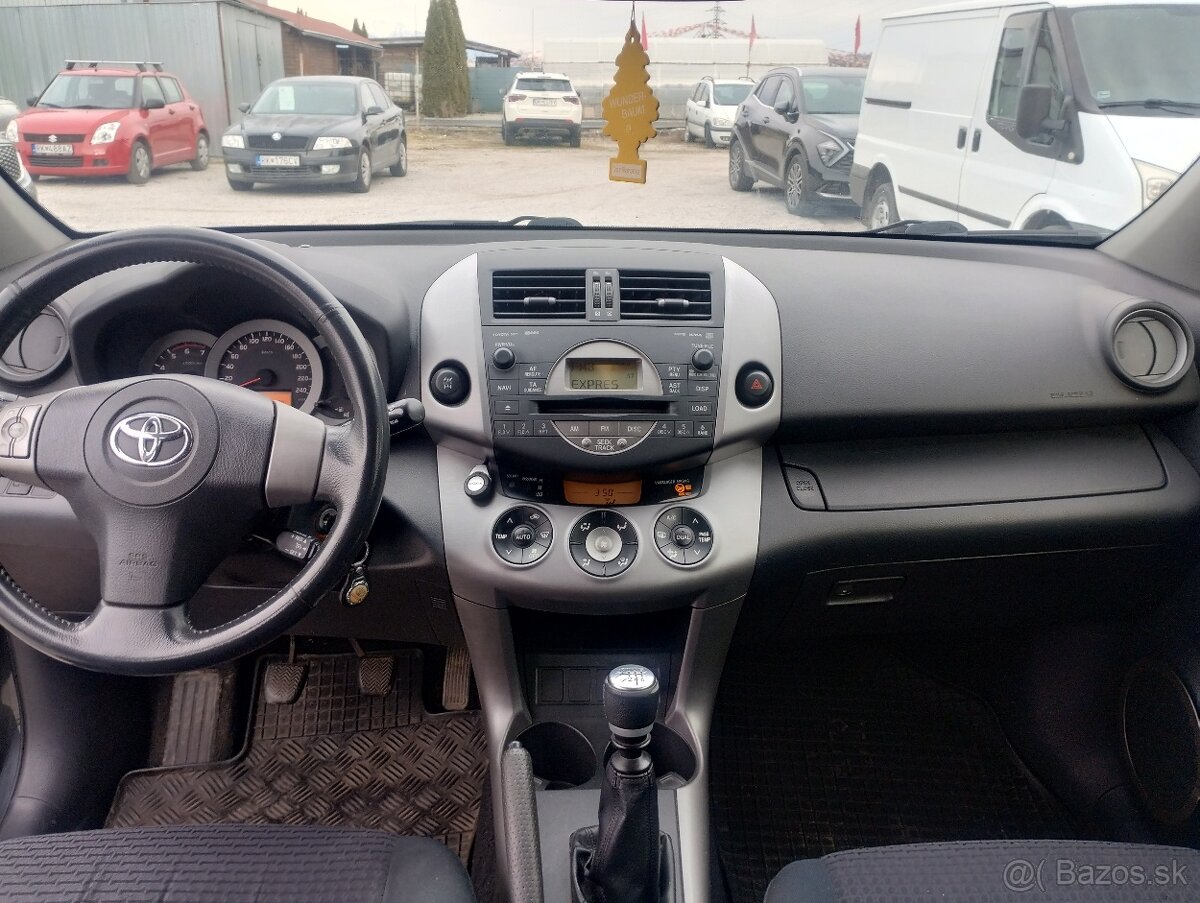 Toyota RAV4 2.2 D-4D 180 - 16