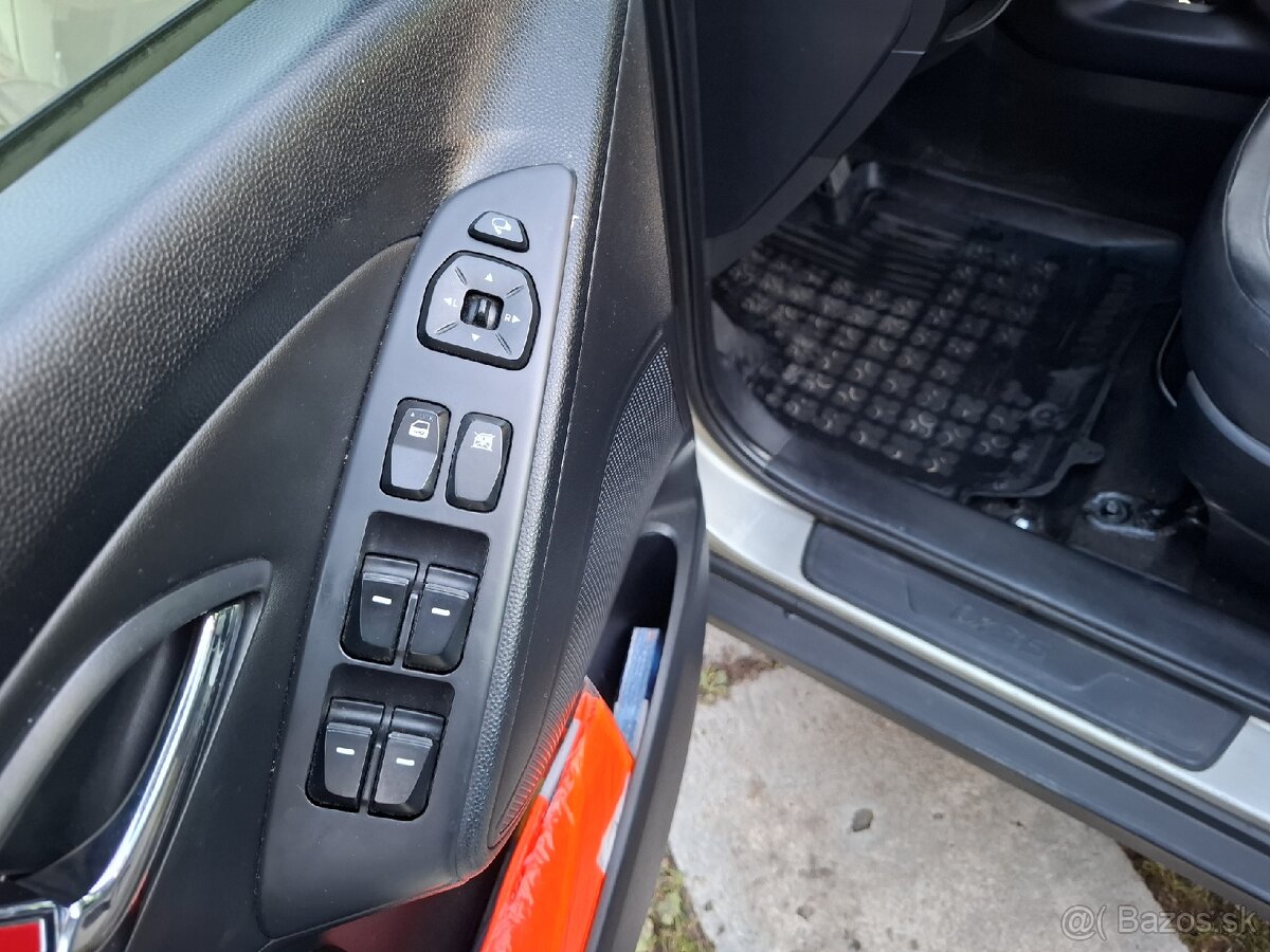 Hyundai ix35 2.0 CRDi VGT Premium 4x4 - 16