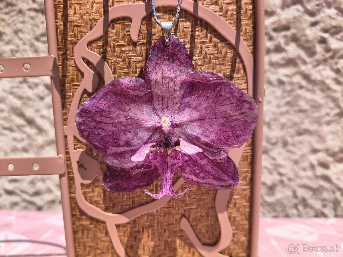 Náhrdelník z orchideí - 16