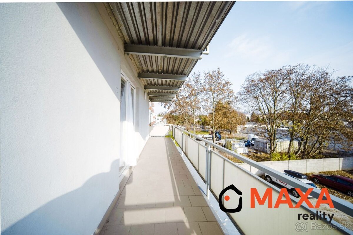 PREDANÉ Trojizbový veľkometrážny byt s terasou, v meste Prie - 16