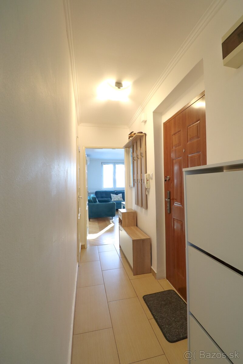 Príjemný 3-izbový byt so zimnou záhradou - 16