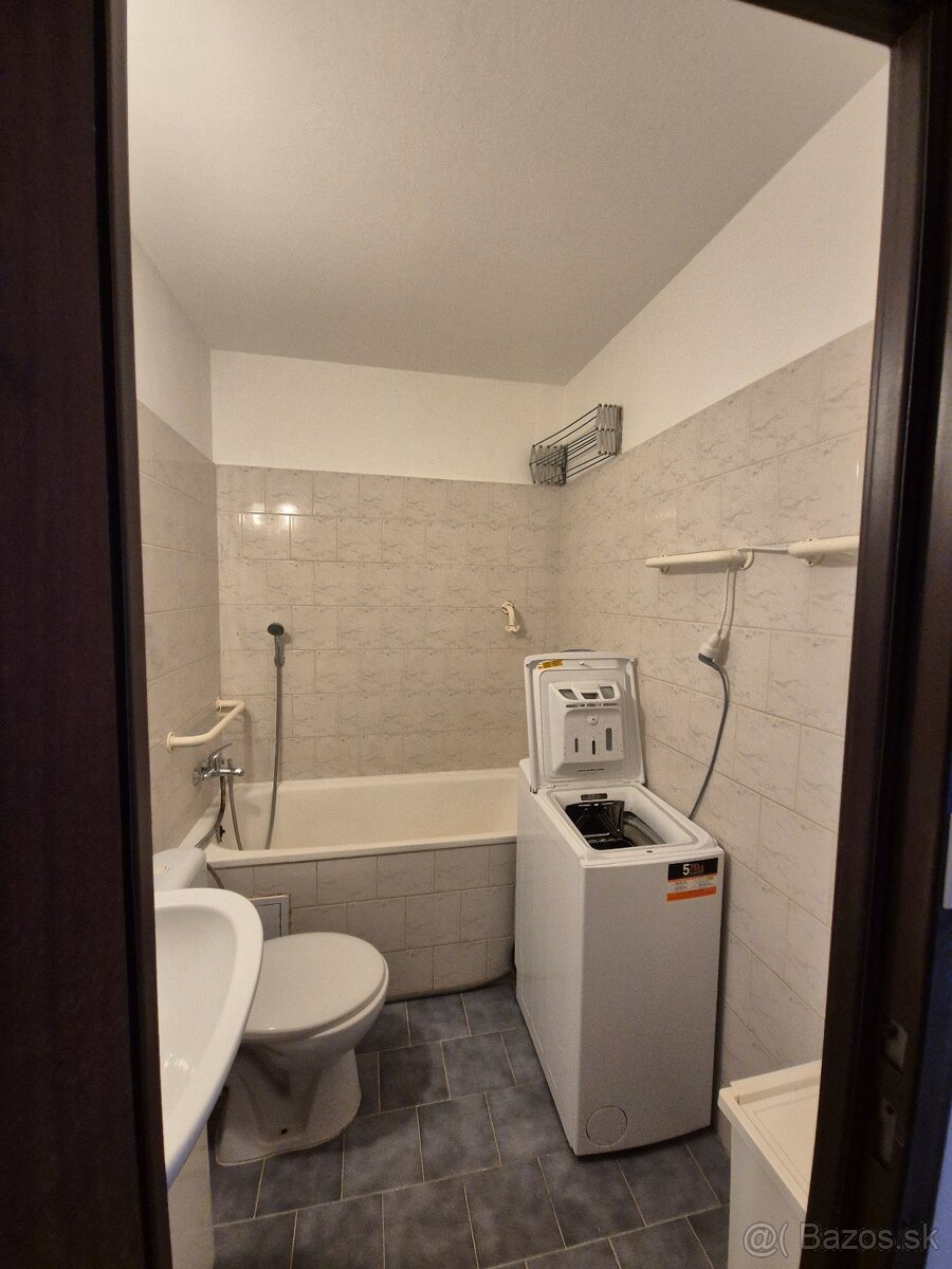 Pekný, zariadený 1.izb. byt s balkónom a pivničnou kobkou - 16