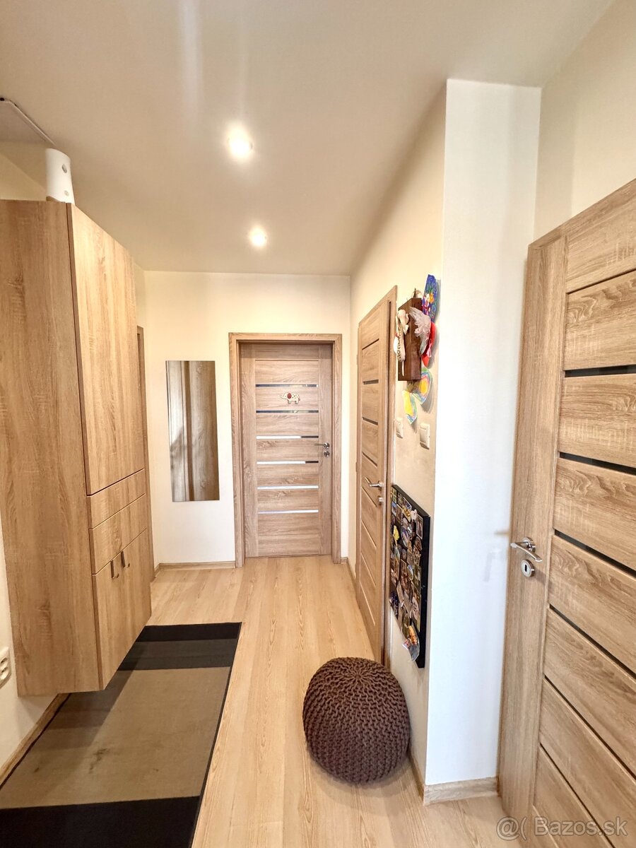 Prenájom-2i byt po rekonštrukcii, zariadený, JUH, N. Zámky - 16