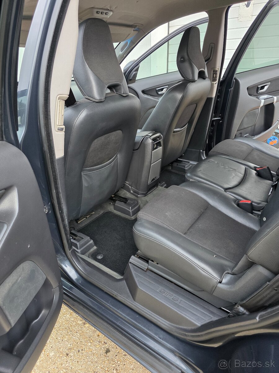 Volvo Xc 90 2.4d5 rok 2010 - 16