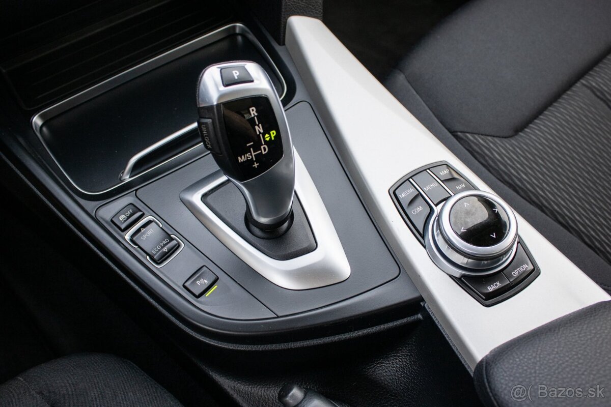 BMW Rad 3 Touring 318d 2017, 110kW - 16