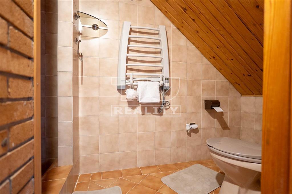 3 PODLAŽNY RODINNÝ DOM, LIETAVSKÁ SVINNÁ, VÝMERA 479m2 - 16