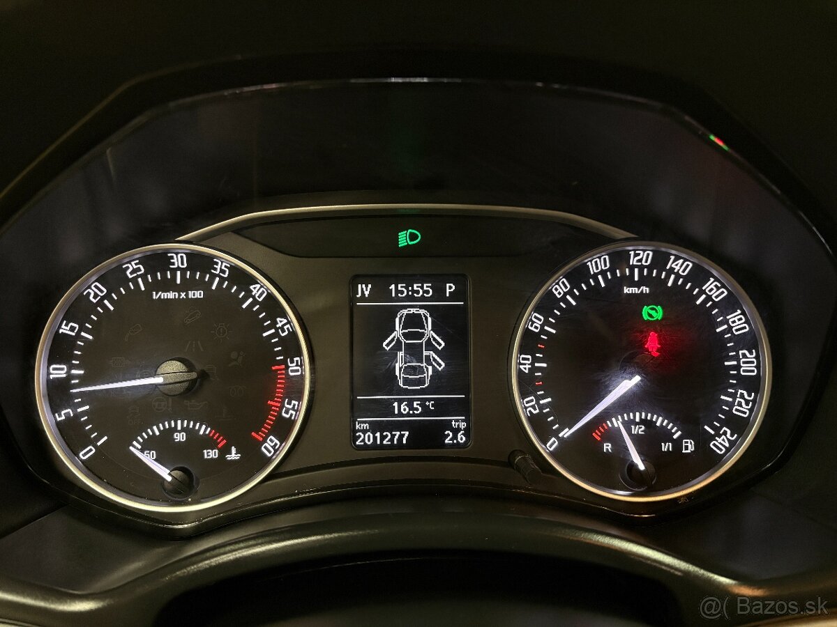 Škoda Octavia Combi 2.0 TDI CR DPF Elegance DSG - 16