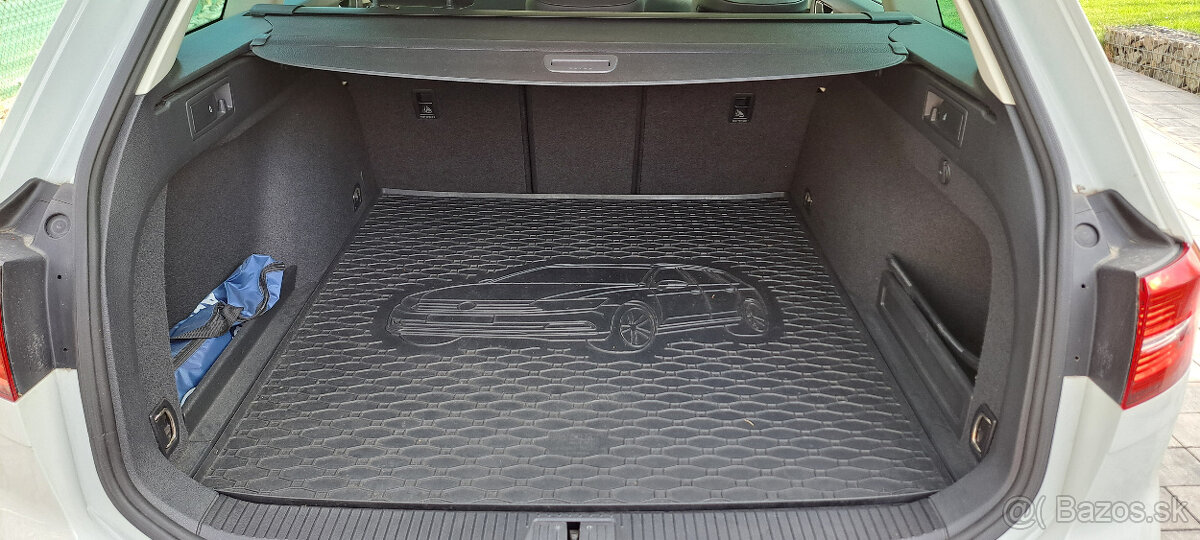 Volkswagen Passat Variant 2.0 TDI BMT R-Line Highline - 16