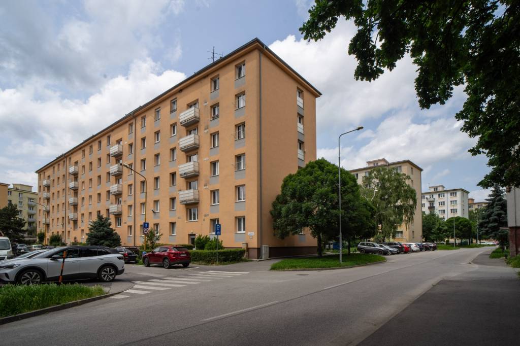 3-izbový byt na predaj v tehlovej bytovke, Kustrova ul., KE - 16