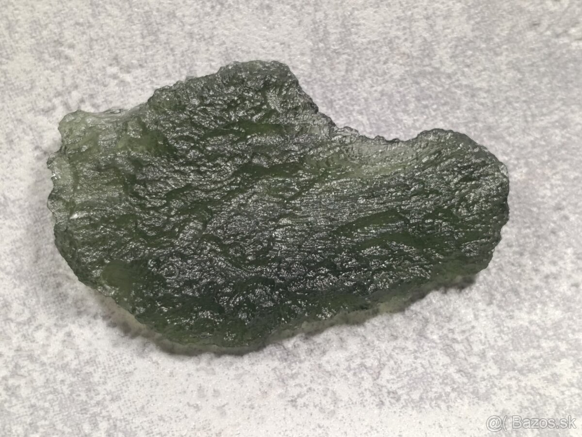 Krásný velký Vltavin z Chlumu, 14,36 gramu, ve stojánku - 16