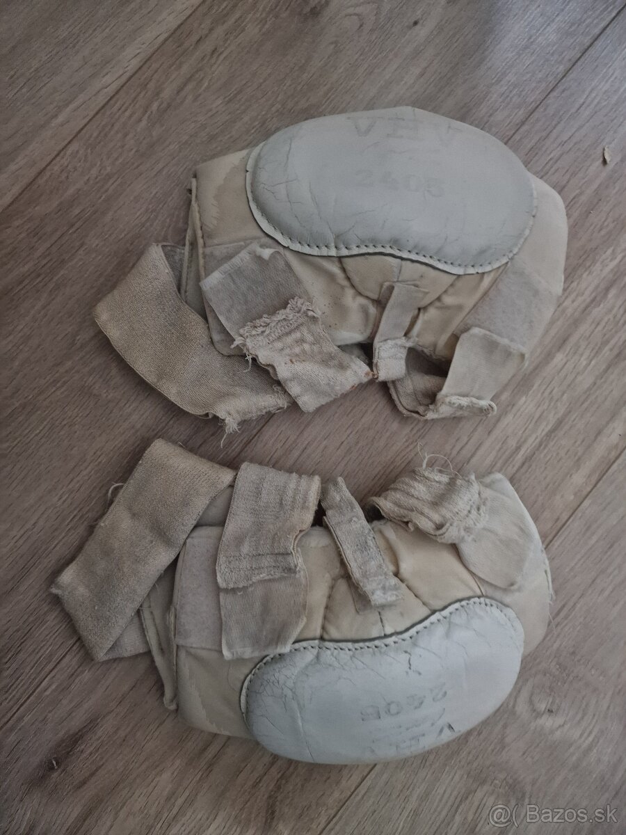 Hokejová výstroj - 16