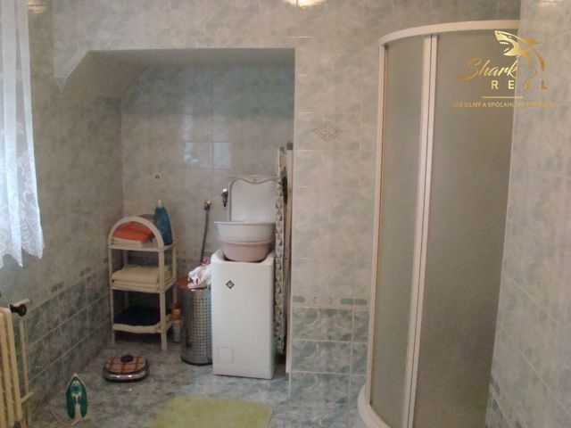 Na predaj luxusná rodinná vila - 16