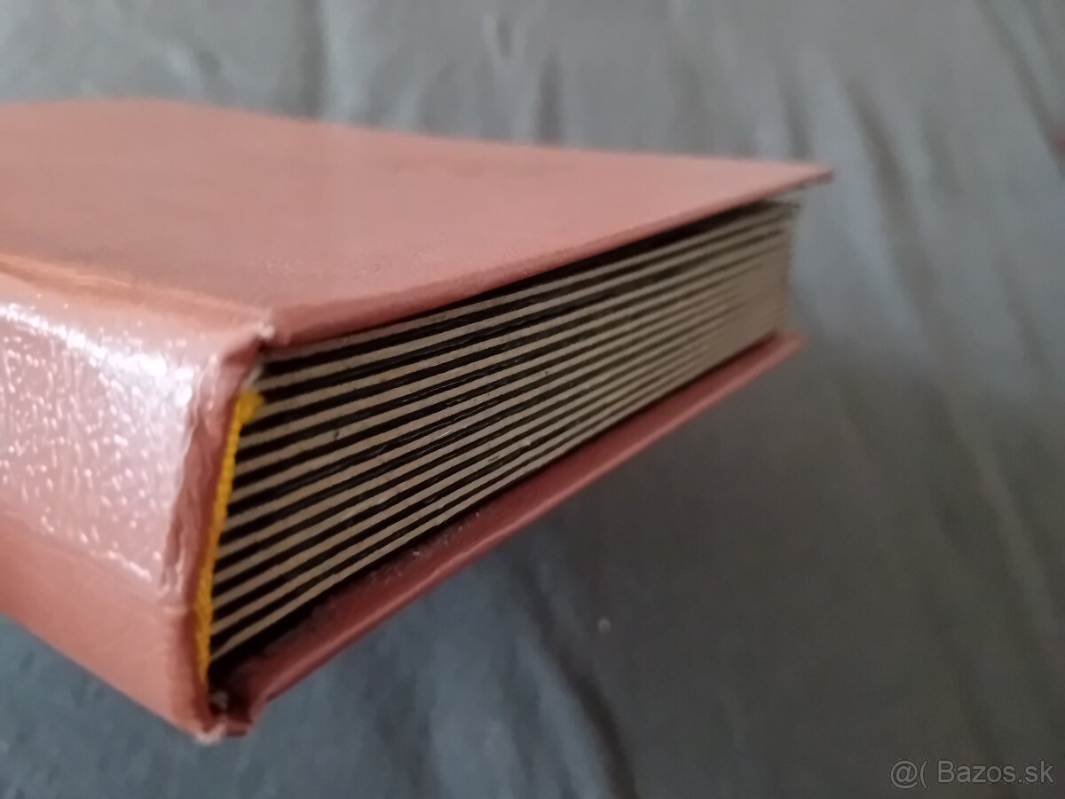 Známky Maďarsko v albume - 16