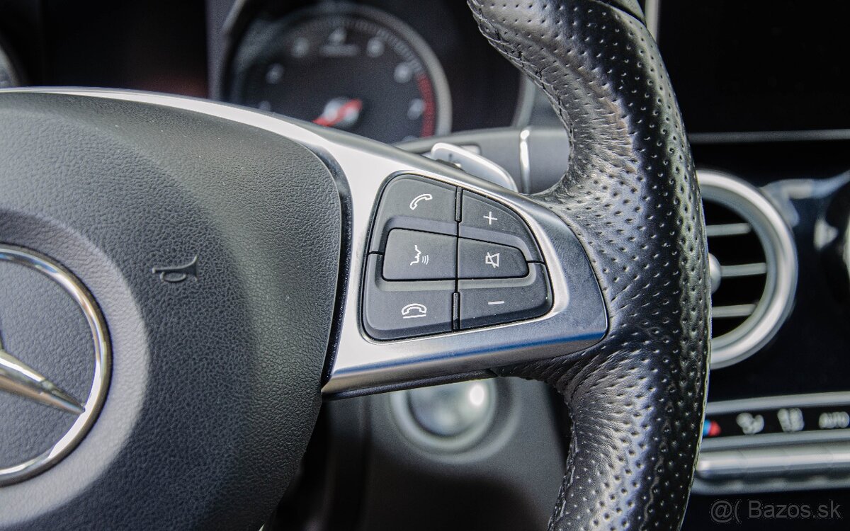 Mercedes-Benz C400 trieda Sedan 4matic A/T - 16