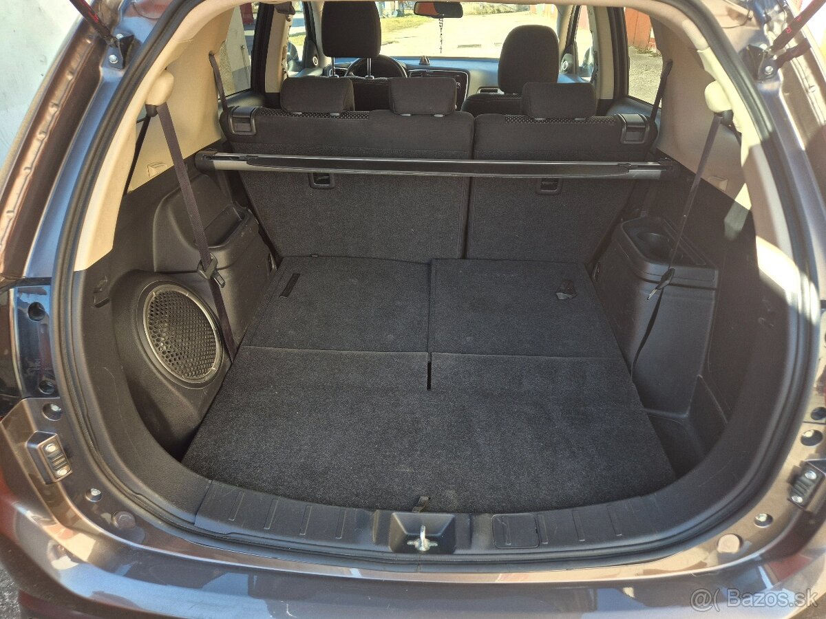 Mitsubishi Outlander 2.2D 4x4 7.miest - 16
