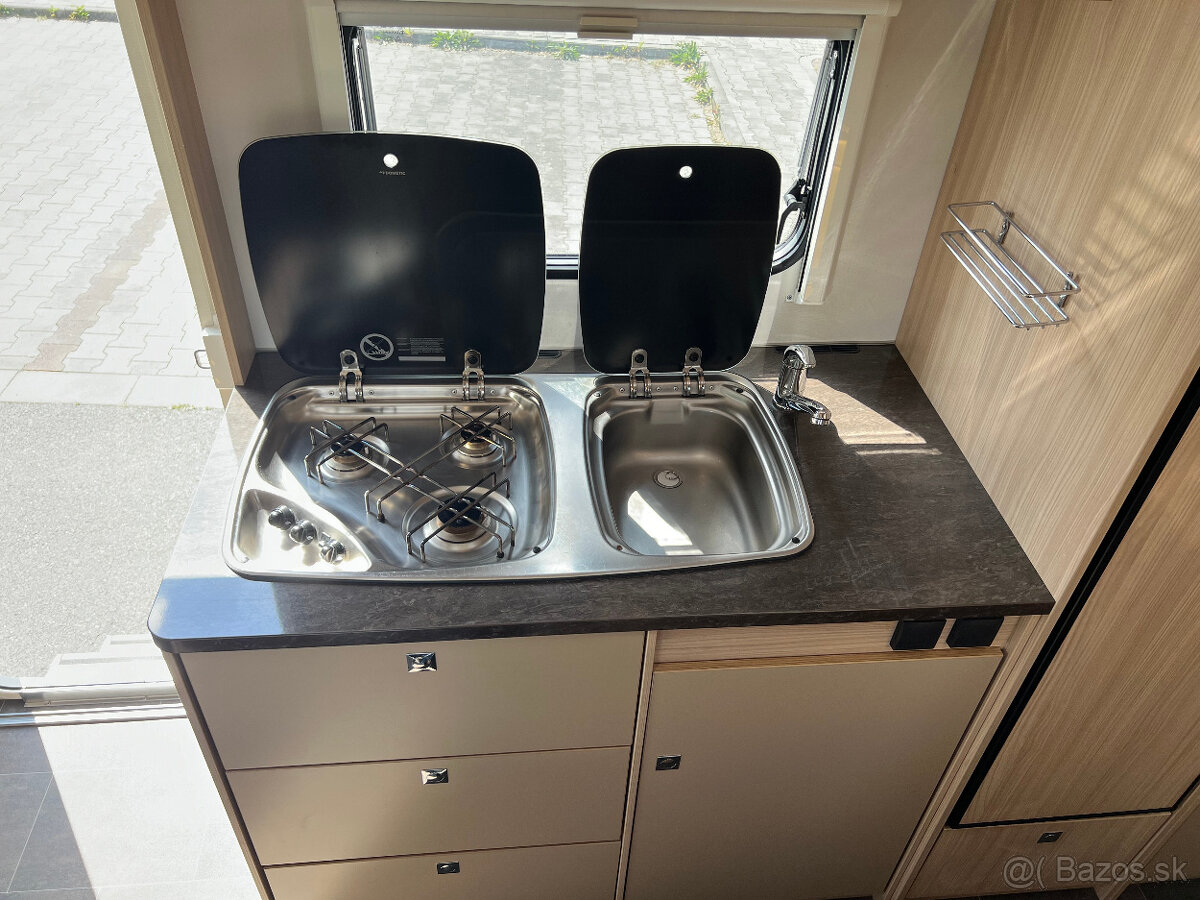 Obytné auto Burstner Lyseo A 700-6 osob, odp. DPH - 16