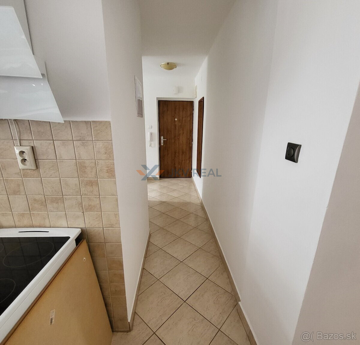 Slnečný 2-izbový byt s balkónom v tichej časti Prievidze - 16